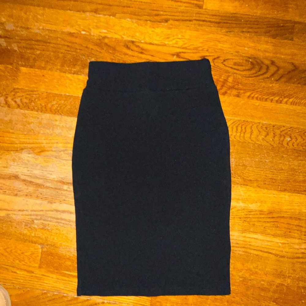 Elegant Black Pencil Skirt
